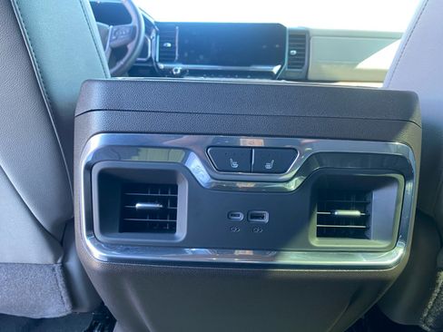 Used 2024 GMC Sierra 1500 SLT image 25