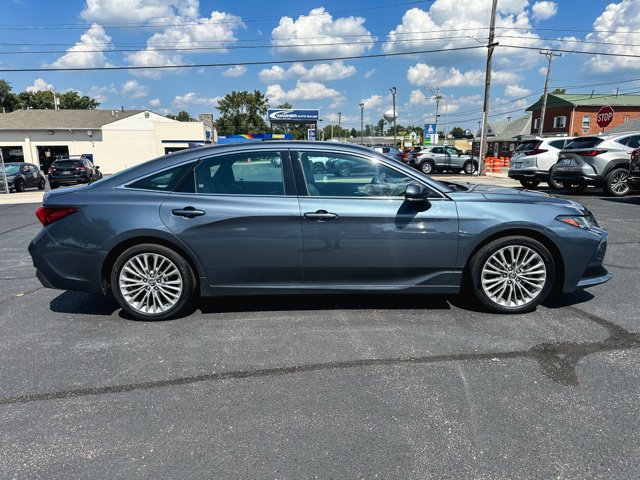 Used 2019 Toyota Avalon Limited FWD image 9