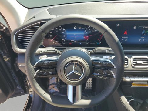 New 2026 Mercedes-Benz GLS 450 4MATIC image 19