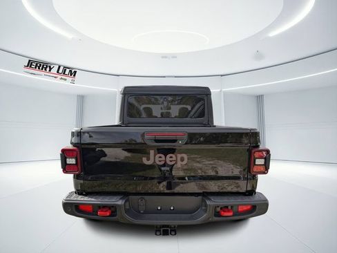 New 2026 Jeep Gladiator Rubicon w/ Safety Group AWD/4WD image 4