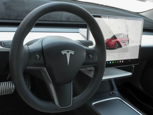 Used 2023 Tesla Model 3 Standard Range RWD image 10