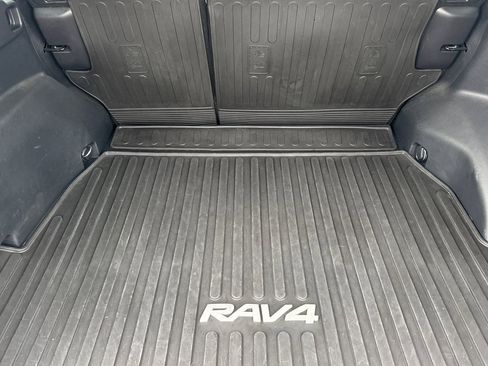 Used 2020 Toyota RAV4 Limited image 17