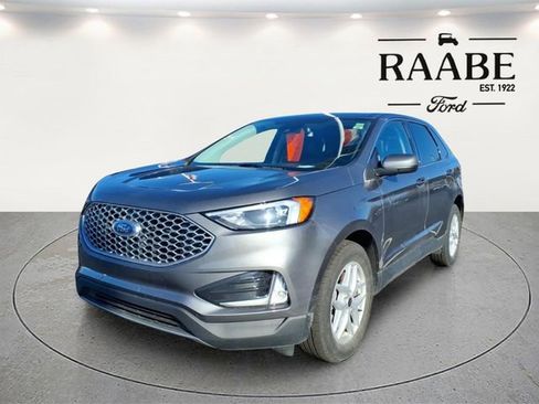 Used 2023 Ford Edge SEL w/ Convenience Package image 3
