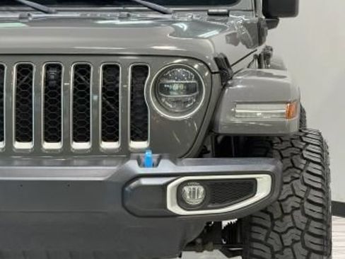 Used 2022 Jeep Wrangler Unlimited Sahara w/ Cold Weather Group AWD/4WD image 4