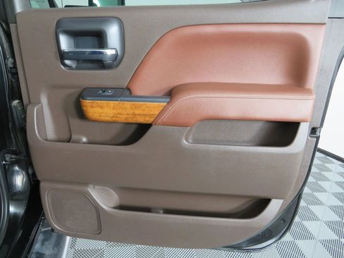 Used 2018 Chevrolet Silverado 2500 High Country image 41