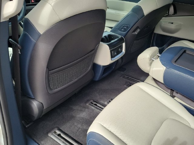Used 2025 Kia Carnival SX Prestige FWD image 7