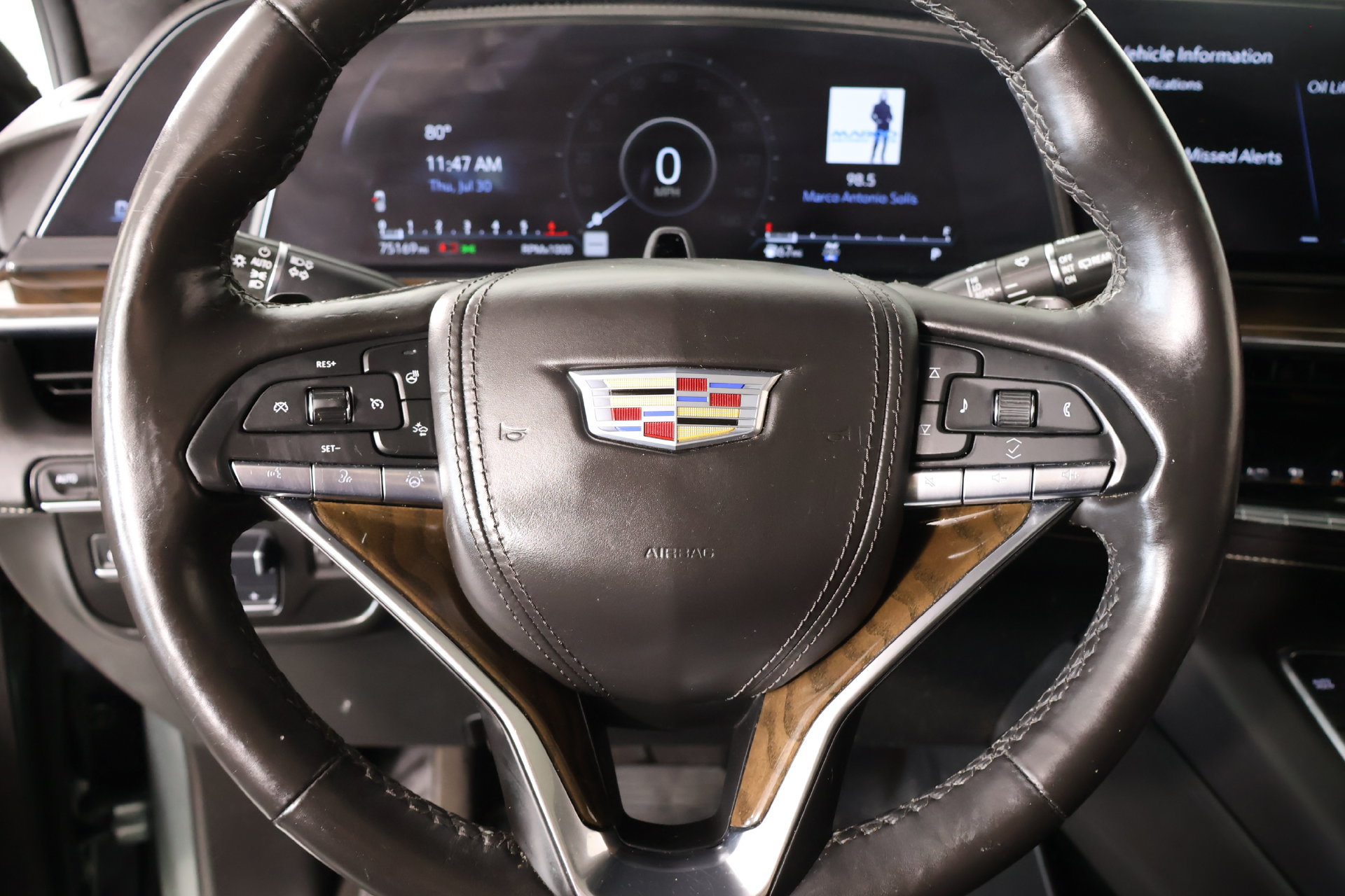 Used 2024 Cadillac Escalade Sport Platinum w/ LPO, ONYX Package AWD/4WD image 3