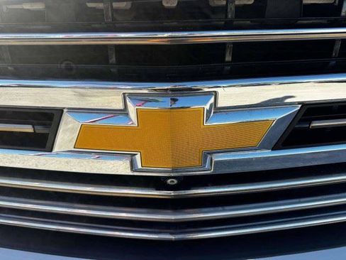 Used 2021 Chevrolet Silverado 1500 High Country w/ Technology Package RWD image 12