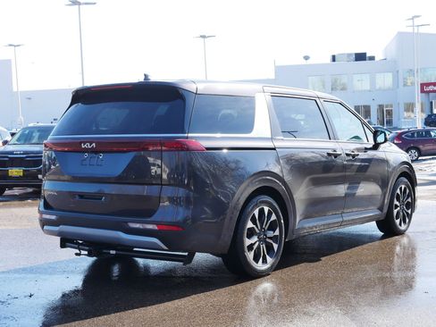 Certified 2024 Kia Carnival EX image 7