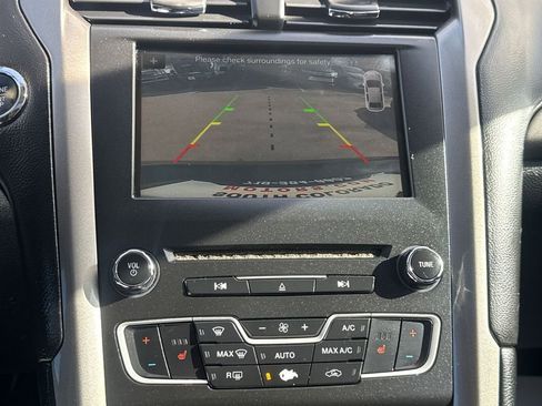 Used 2018 Ford Fusion SE w/ Fusion SE Technology Package image 22