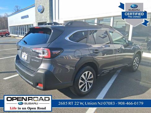 Used 2025 Subaru Outback Premium image 8