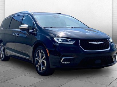 Used 2024 Chrysler Pacifica Pinnacle