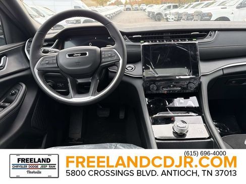 New 2025 Jeep Grand Cherokee L Altitude AWD/4WD image 16