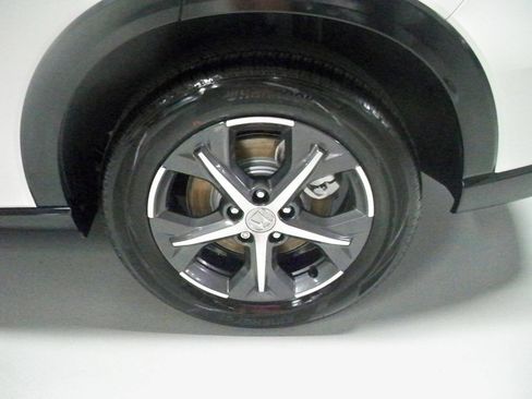 Used 2025 Honda HR-V EX-L image 9