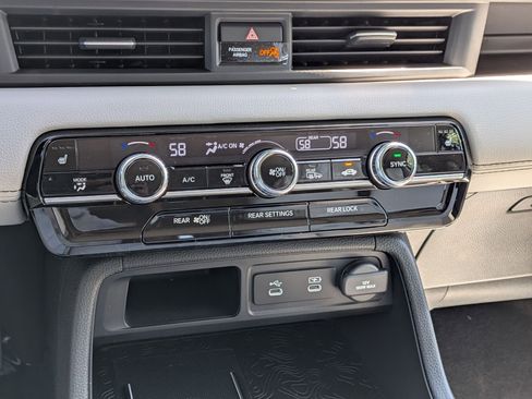 New 2026 Honda Pilot Touring image 24