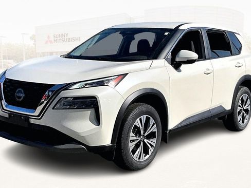 Used 2023 Nissan Rogue SV image 1