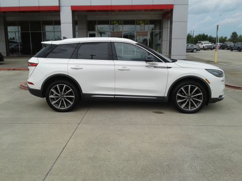 Used 2020 Lincoln Corsair Reserve image 8