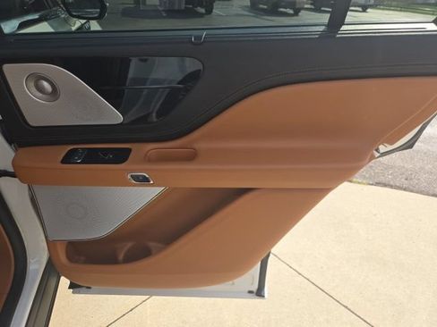 Certified 2024 Lincoln Aviator Black Label w/ Dynamic Handling Package AWD/4WD image 24