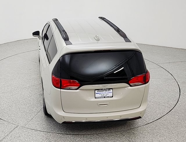 Used 2017 Chrysler Pacifica Touring-L w/ Tire & Wheel Group FWD image 14