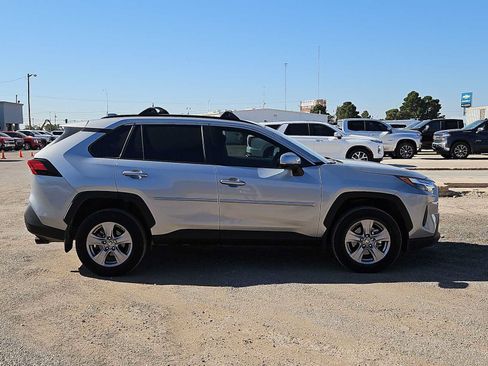 Used 2025 Toyota RAV4 XLE w/ Convenience Package FWD image 9