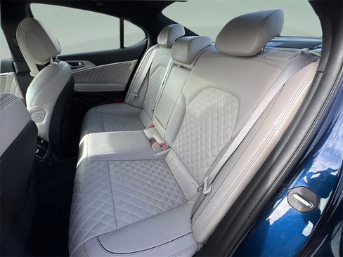 Used 2022 Genesis G70 3.3T w/ Sport Prestige Package image 9