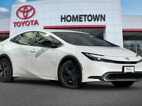 New 2026 Toyota Prius Plug-In Hybrid FWD image 2