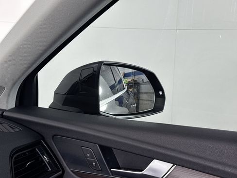 Used 2023 Audi Q5 2.0T Premium Plus w/ Premium Plus Package AWD/4WD image 19