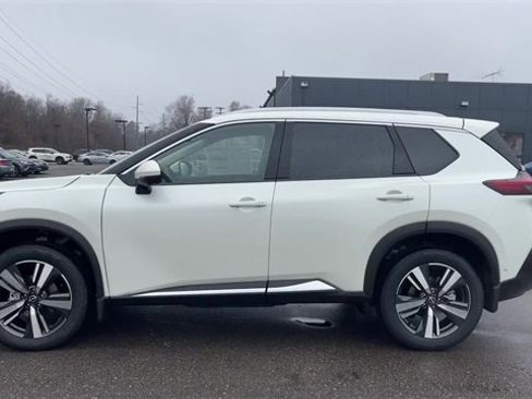 Certified 2023 Nissan Rogue SL w/ SL Premium Package image 5