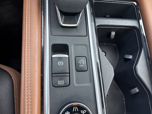 Used 2023 Nissan Pathfinder Platinum w/ Cargo Package image 17