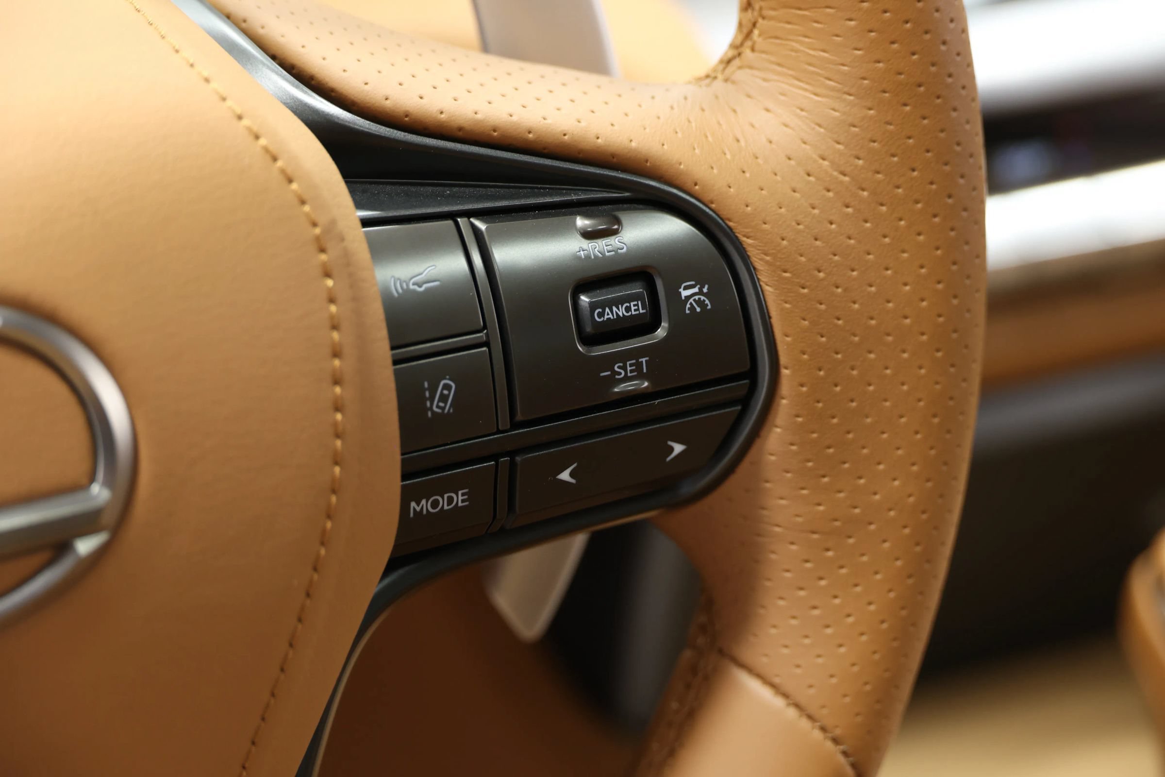 Used 2025 Lexus LC 500 Coupe w/ Touring Package RWD image 27