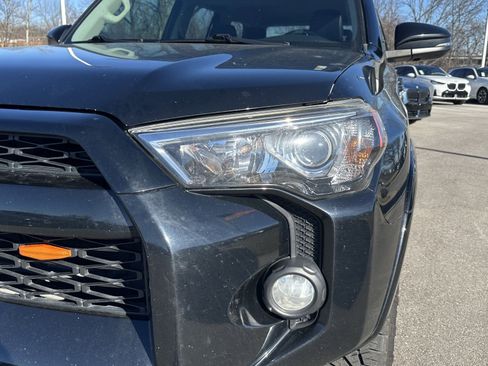 Used 2017 Toyota 4Runner SR5 Premium image 6