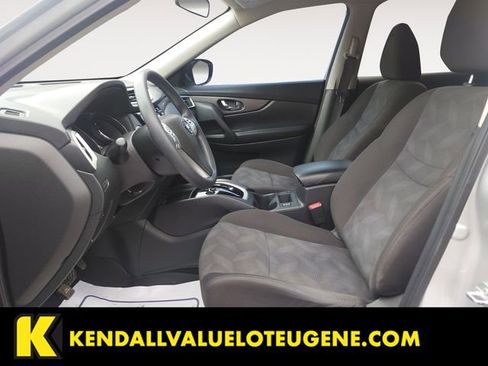 Used 2016 Nissan Rogue SV w/ SV Premium Package AWD/4WD image 9