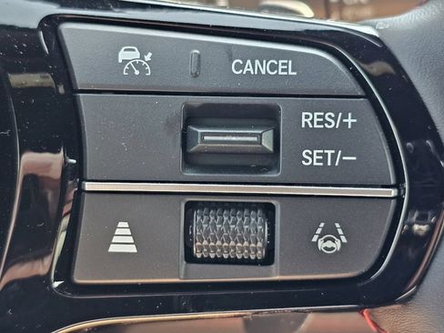 Used 2025 Honda Pilot Black Edition image 37