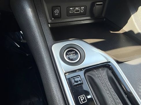 Used 2025 Nissan Sentra SV FWD image 12