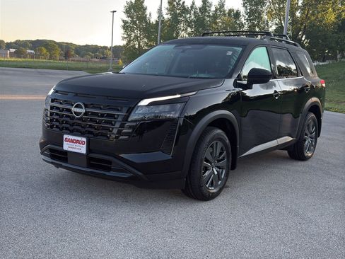 New 2026 Nissan Pathfinder SV AWD/4WD image 2