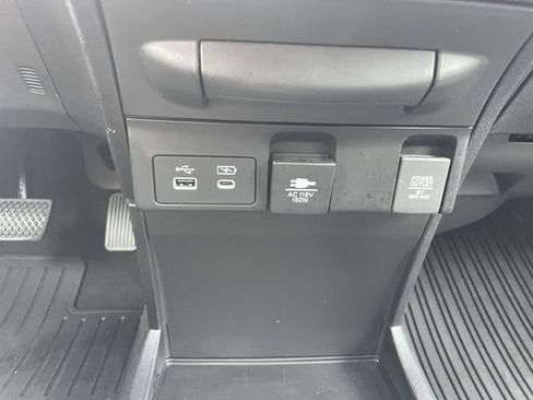 Used 2025 Honda Odyssey Elite image 32