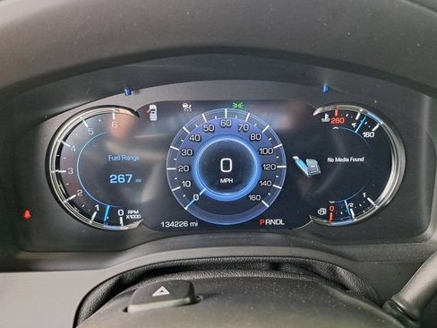Used 2017 Cadillac Escalade ESV Platinum AWD/4WD image 9
