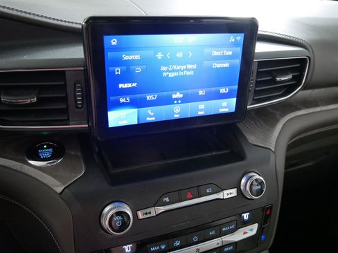 Used 2020 Ford Explorer Platinum image 22