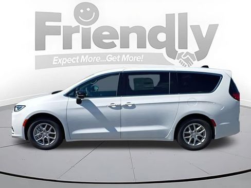Used 2026 Chrysler Pacifica Select FWD image 9