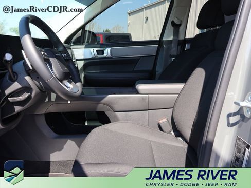Used 2026 Hyundai Santa Fe SE FWD image 24
