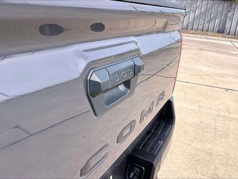 Used 2025 Toyota Tacoma TRD Sport image 31