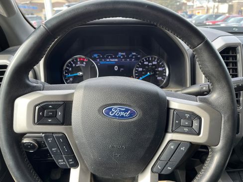 Certified 2020 Ford F350 Lariat image 18