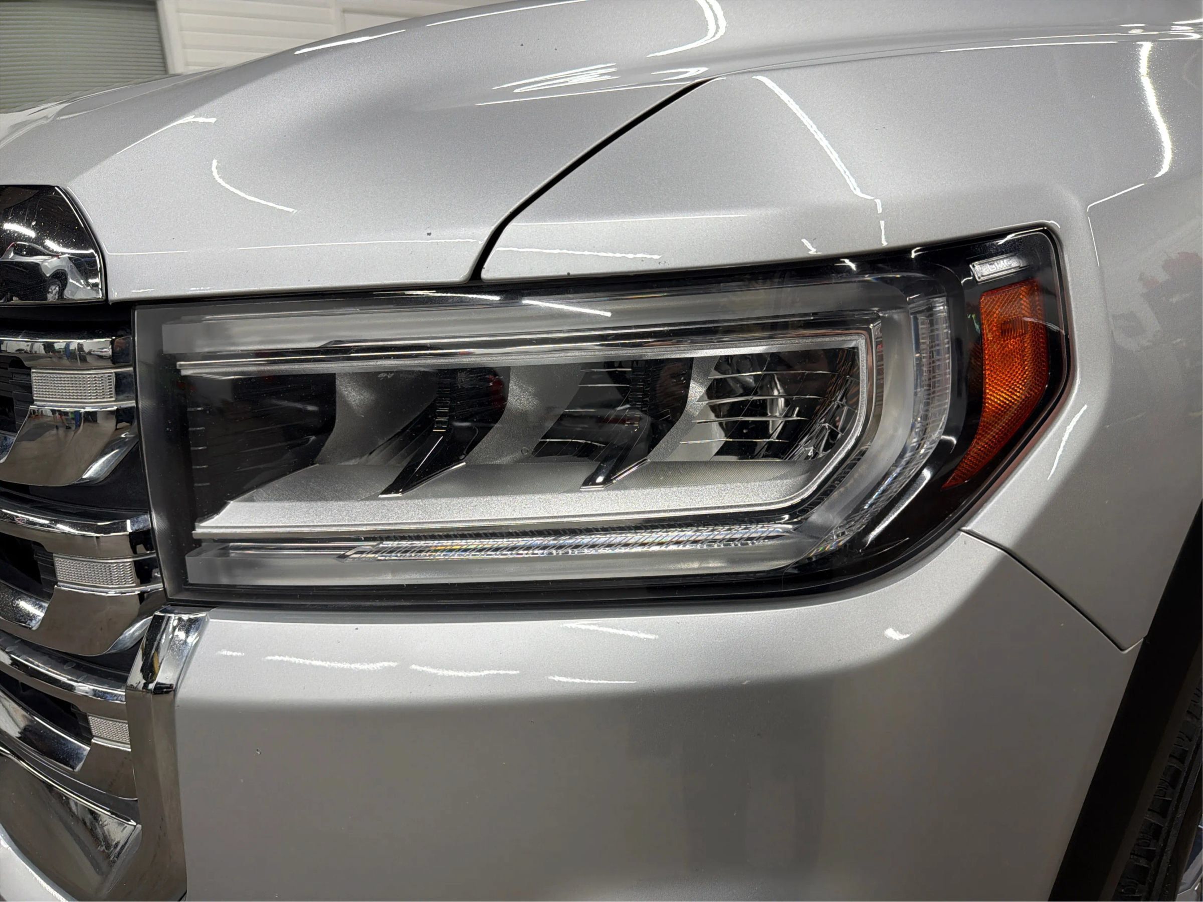 Used 2020 GMC Acadia SLT w/ LPO, Cargo Package FWD image 40