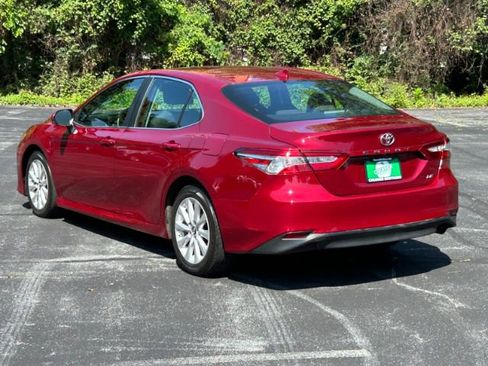 Used 2019 Toyota Camry LE image 8