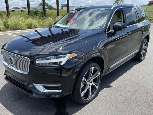 New 2025 Volvo XC90 B6 Plus w/ Protection Package image 3