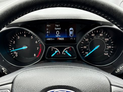 Used 2019 Ford Escape SE image 32