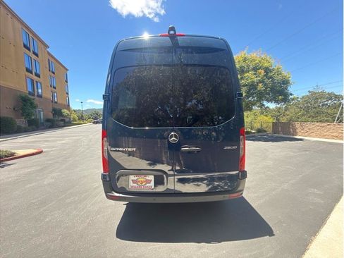 Used 2023 Mercedes-Benz Sprinter 2500 image 8