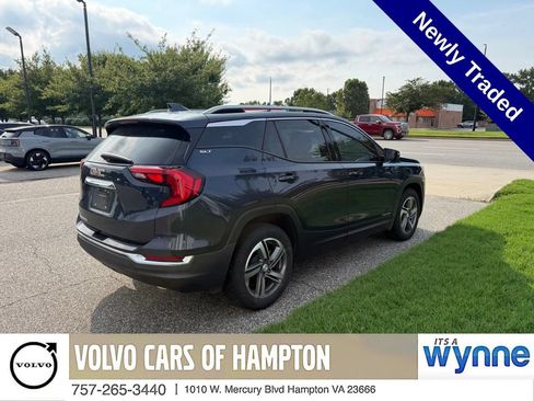 Used 2018 GMC Terrain SLT w/ Preferred Package FWD image 2
