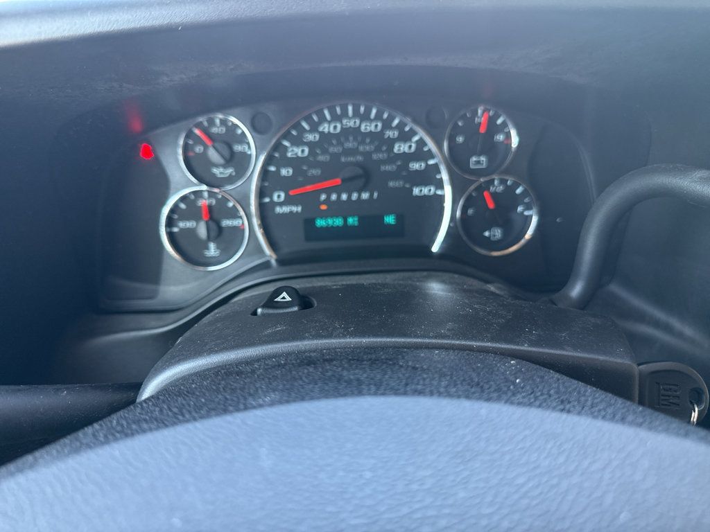 Used 2019 Chevrolet Express 2500 LT w/ LT Preferred Equipment Group RWD image 14