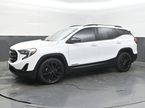 Used 2020 GMC Terrain SLE w/ Driver Convenience Package FWD image 4